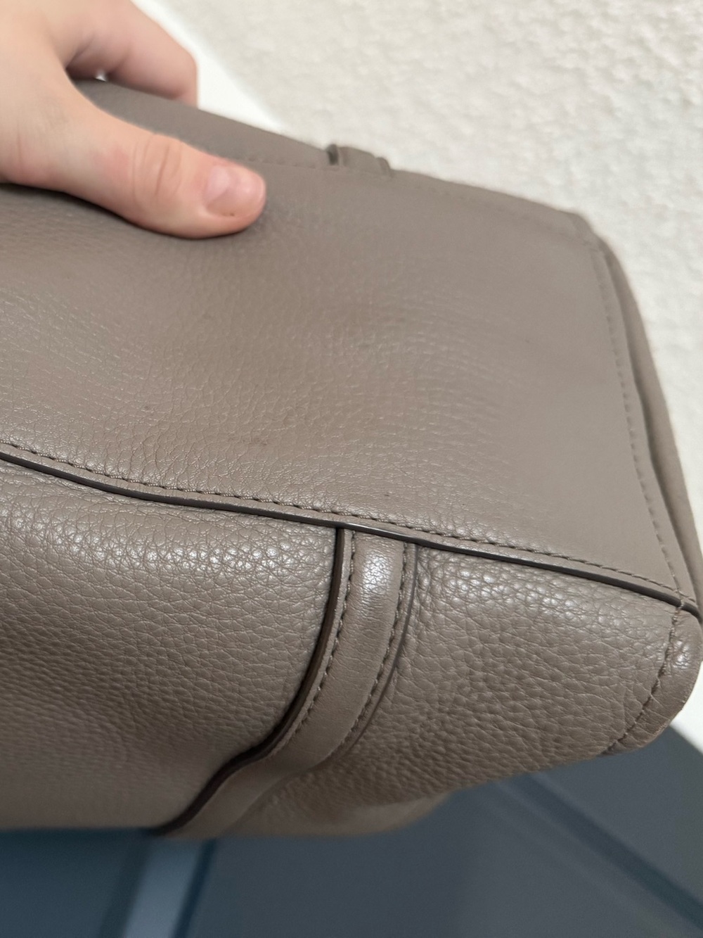 Authentic Marc Jacobs "The Tag Tote 27" Leather Bag-Cement Grey/Red Interior EUC - Picture 10 of 13